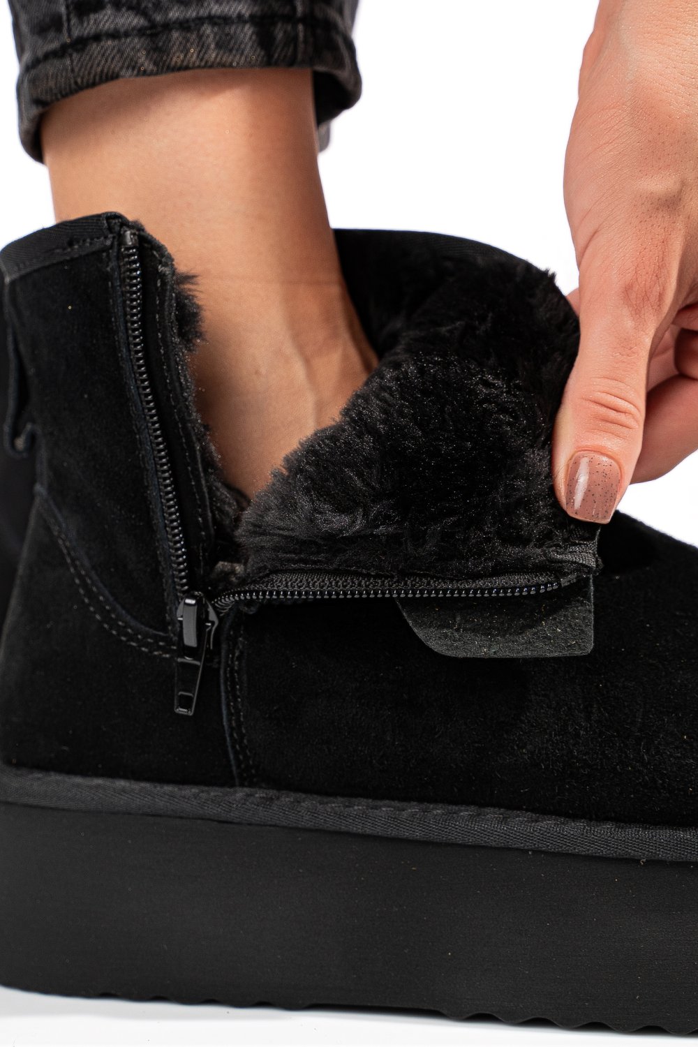 Fekete fordított bőr csizma 1s7h252