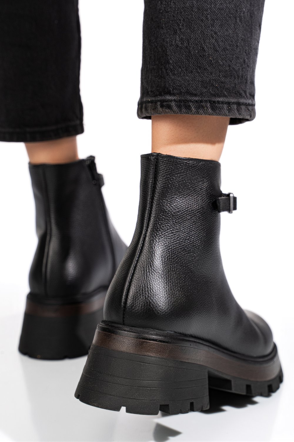 Fekete természetes bőr bakancs 4s7h30