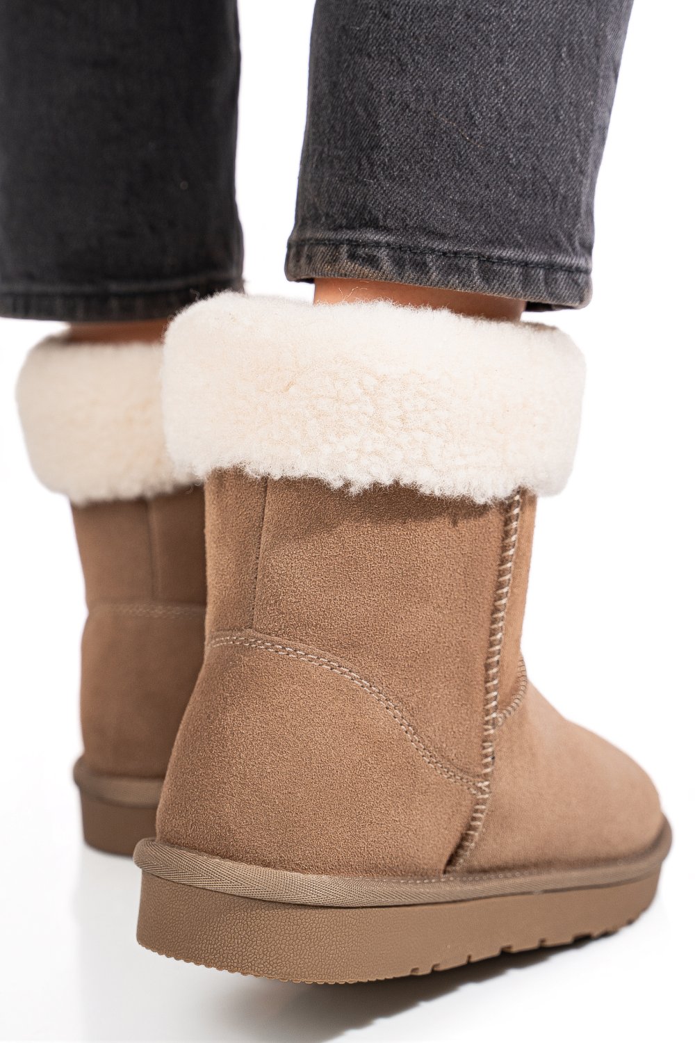 Bézs fordított bőr csizma 1s7h221