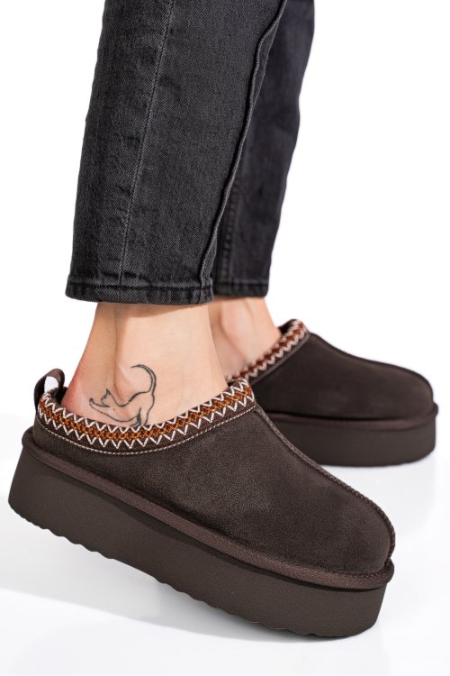 Barna fordított bőr csizma 1s7h253