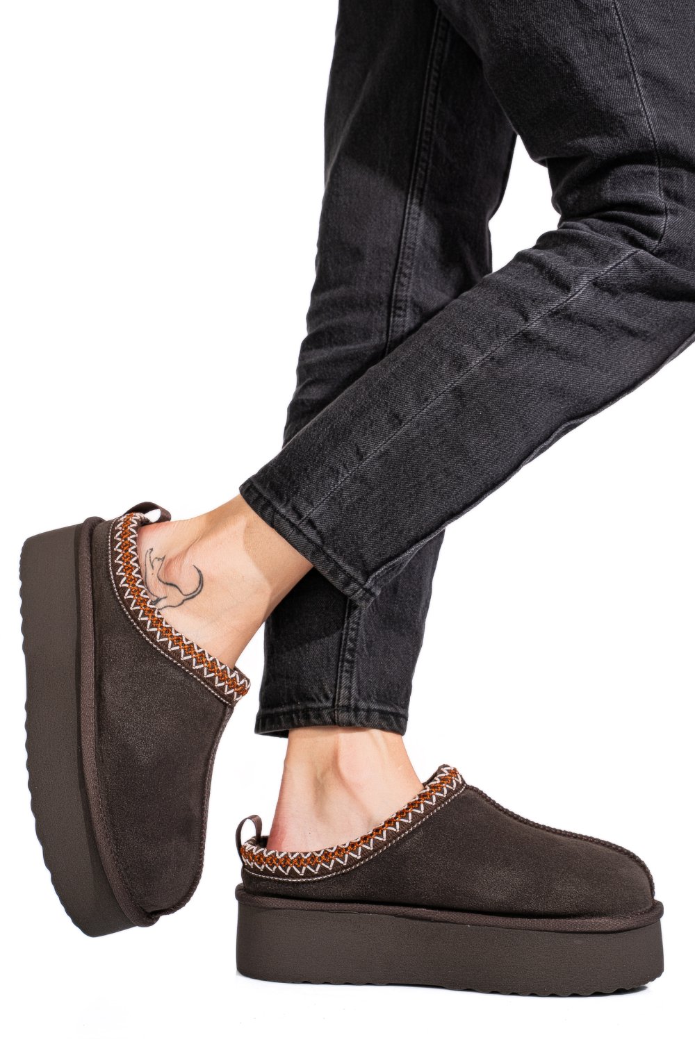 Barna fordított bőr csizma 1s7h253