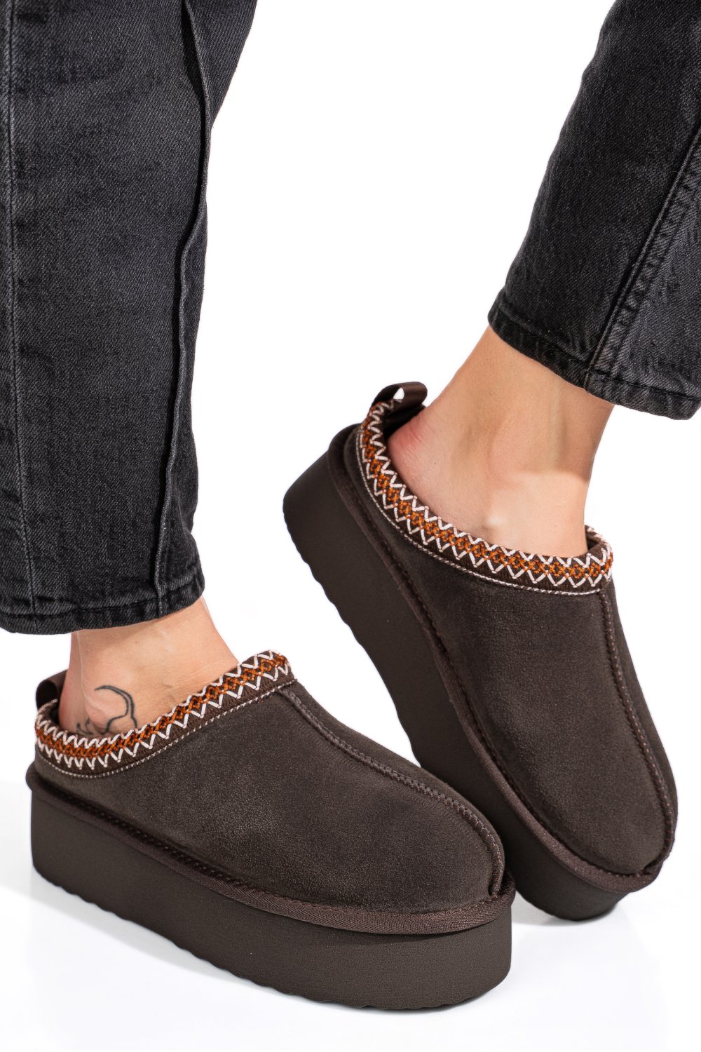 Barna fordított bőr csizma 1s7h253