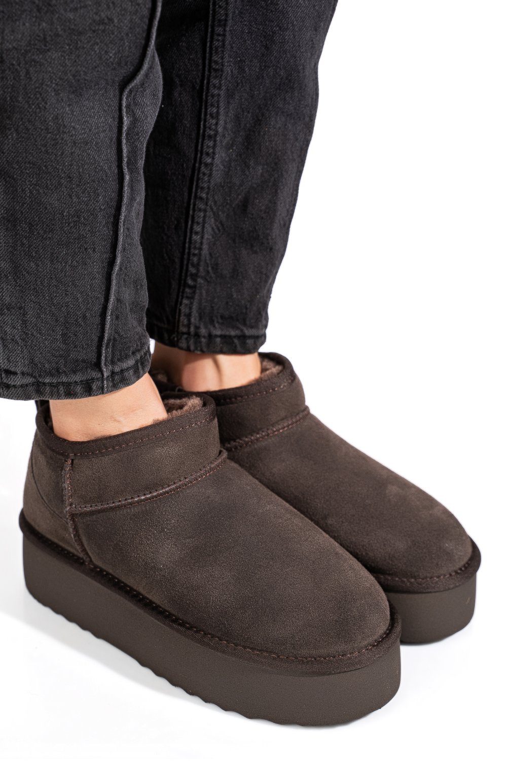 Barna fordított bőr csizma 1s7h250