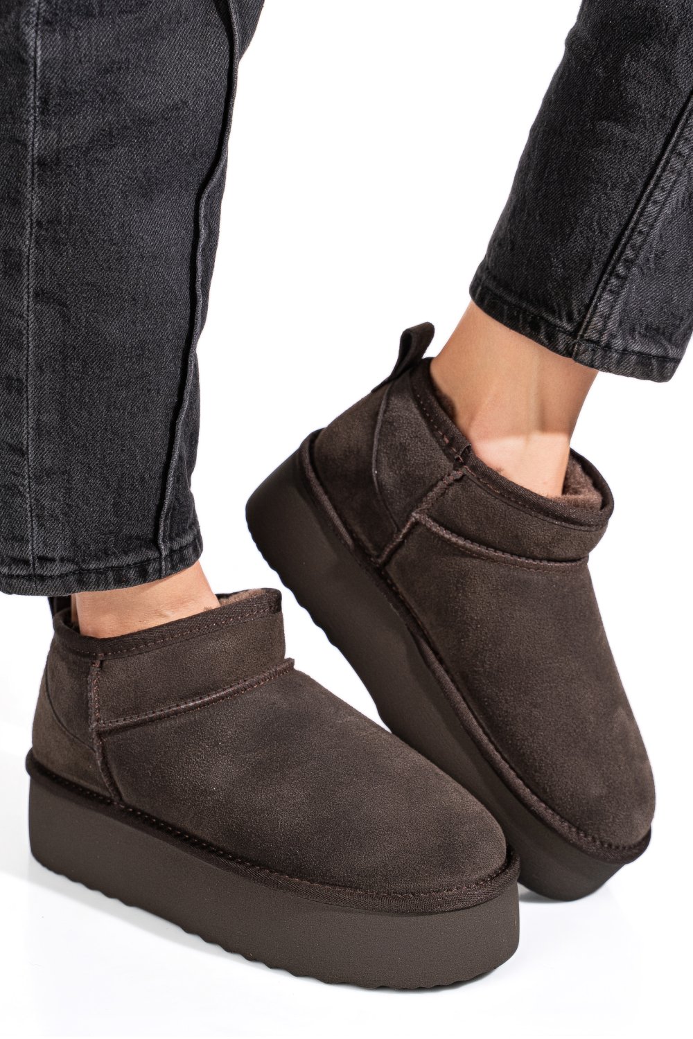 Barna fordított bőr csizma 1s7h250