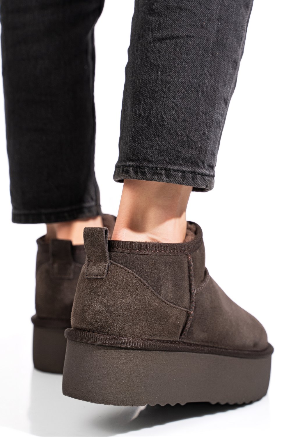 Barna fordított bőr csizma 1s7h250