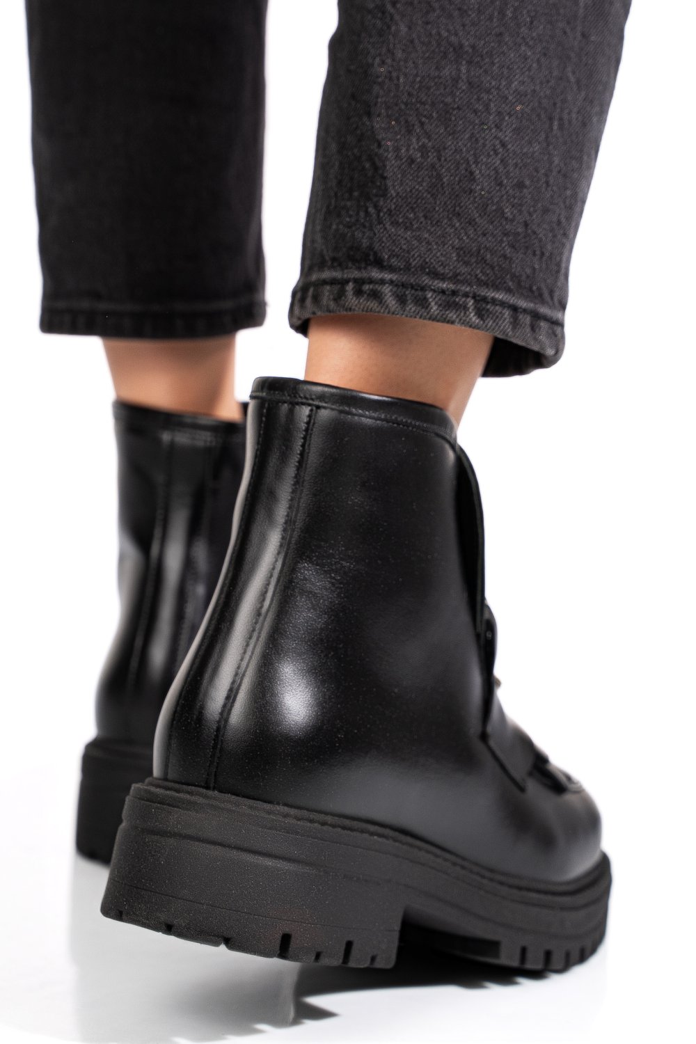 Fekete természetes bőr bakancs 3s7h02