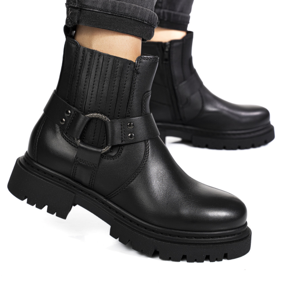 Bélelt női bokacsizma