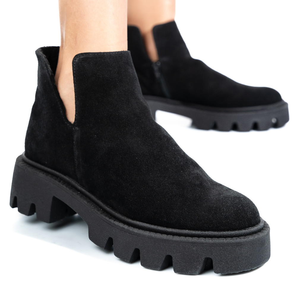 Bélelt női bokacsizma