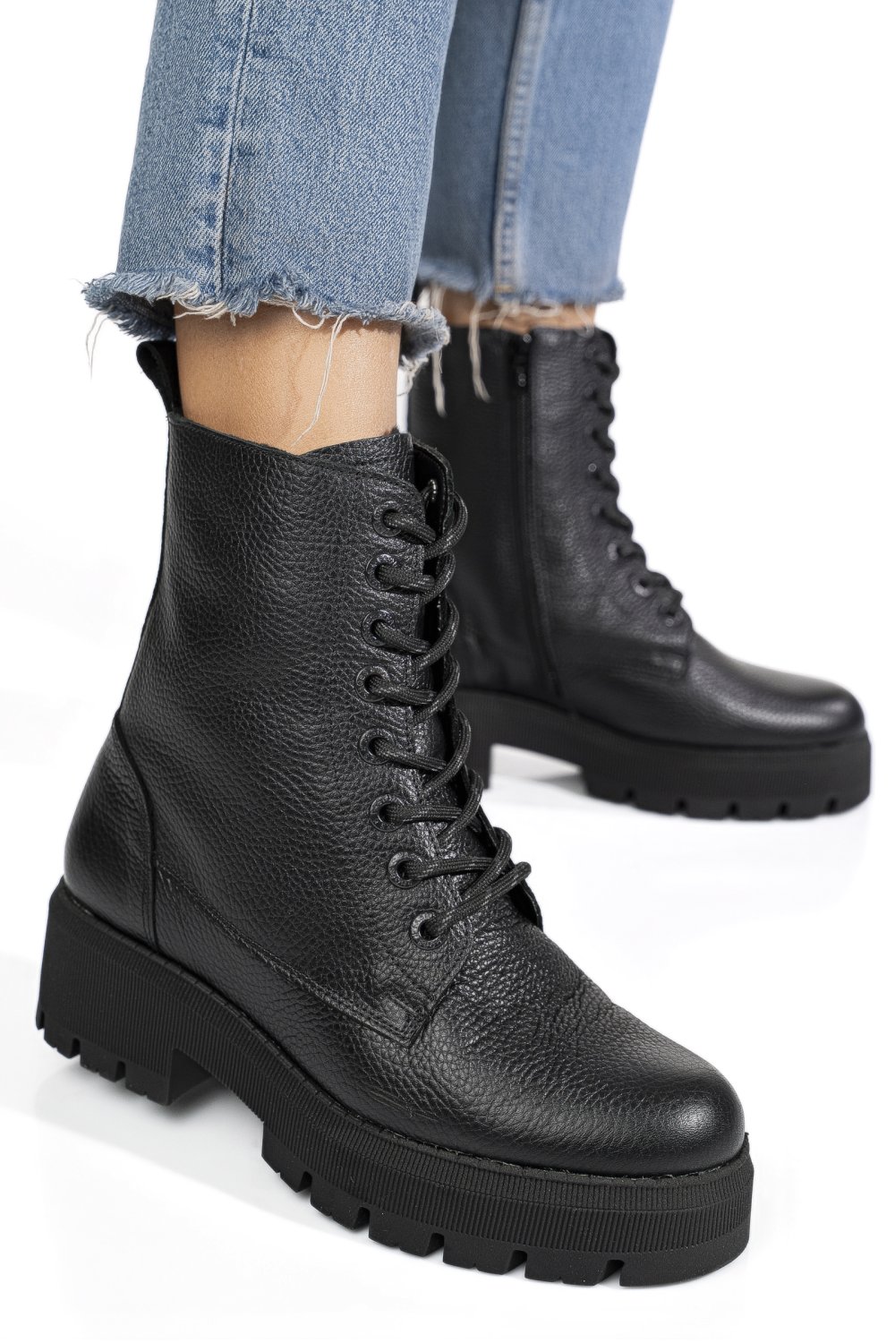 Fekete természetes bőr bakancs 1s7h31-a