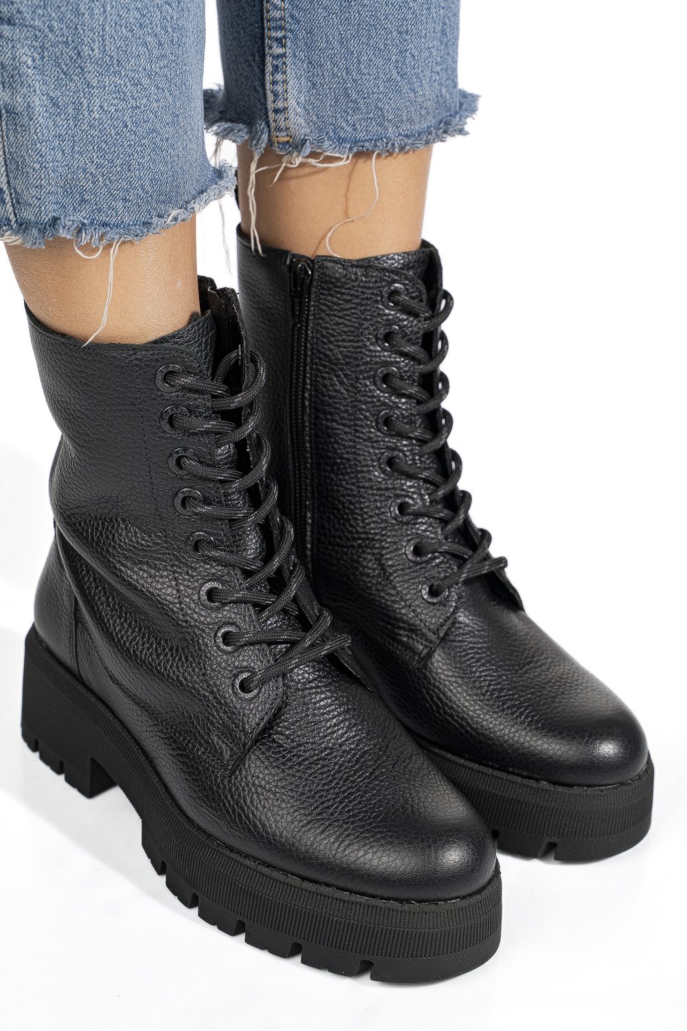 Fekete természetes bőr bakancs 1s7h31-a