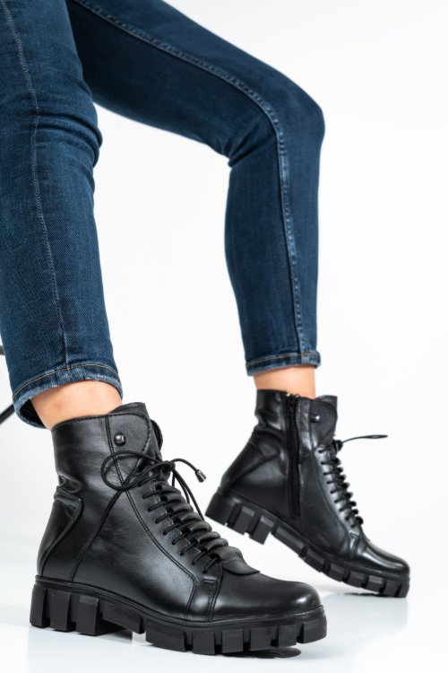 Fekete természetes bőr bakancs 9s7h47