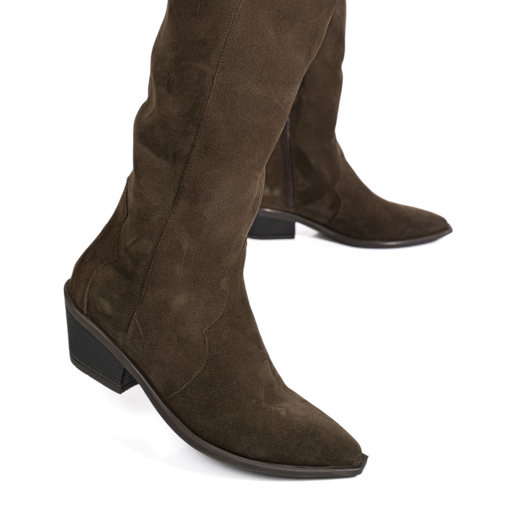 Hosszú szárú női csizma