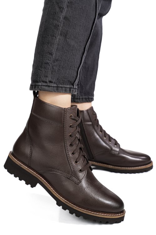 Barna természetes bőr bakancs 8s7h589