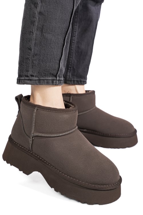 Barna fordított bőr bakancs 1s7h274