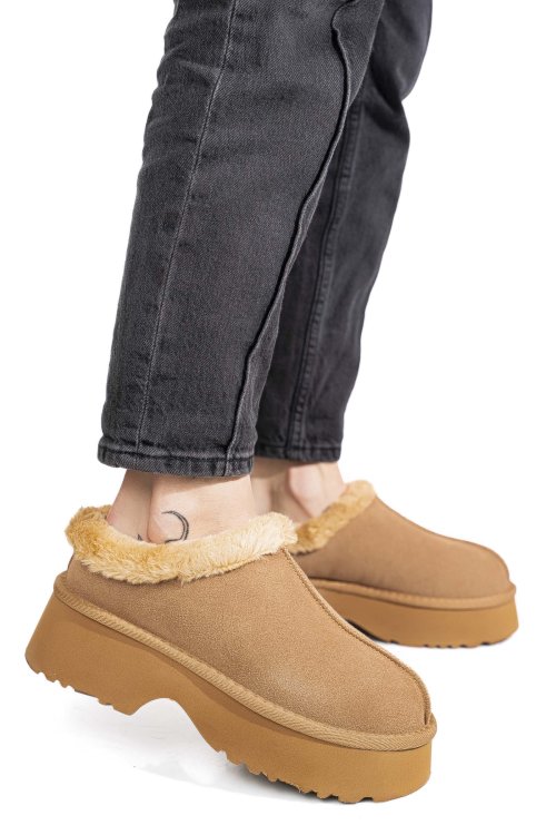 Barna fordított bőr csizma 1s7h273