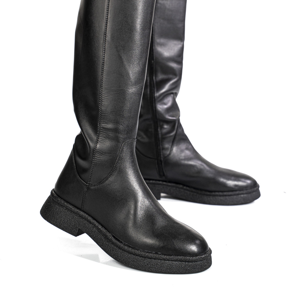 Hosszú szárú női csizma