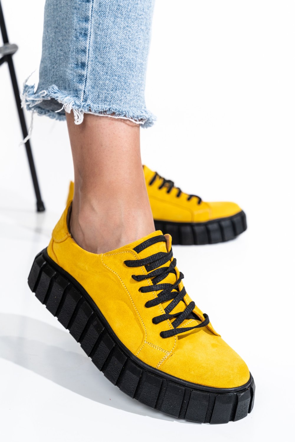 Sárga fordított bőr sport cipők 3s7h011