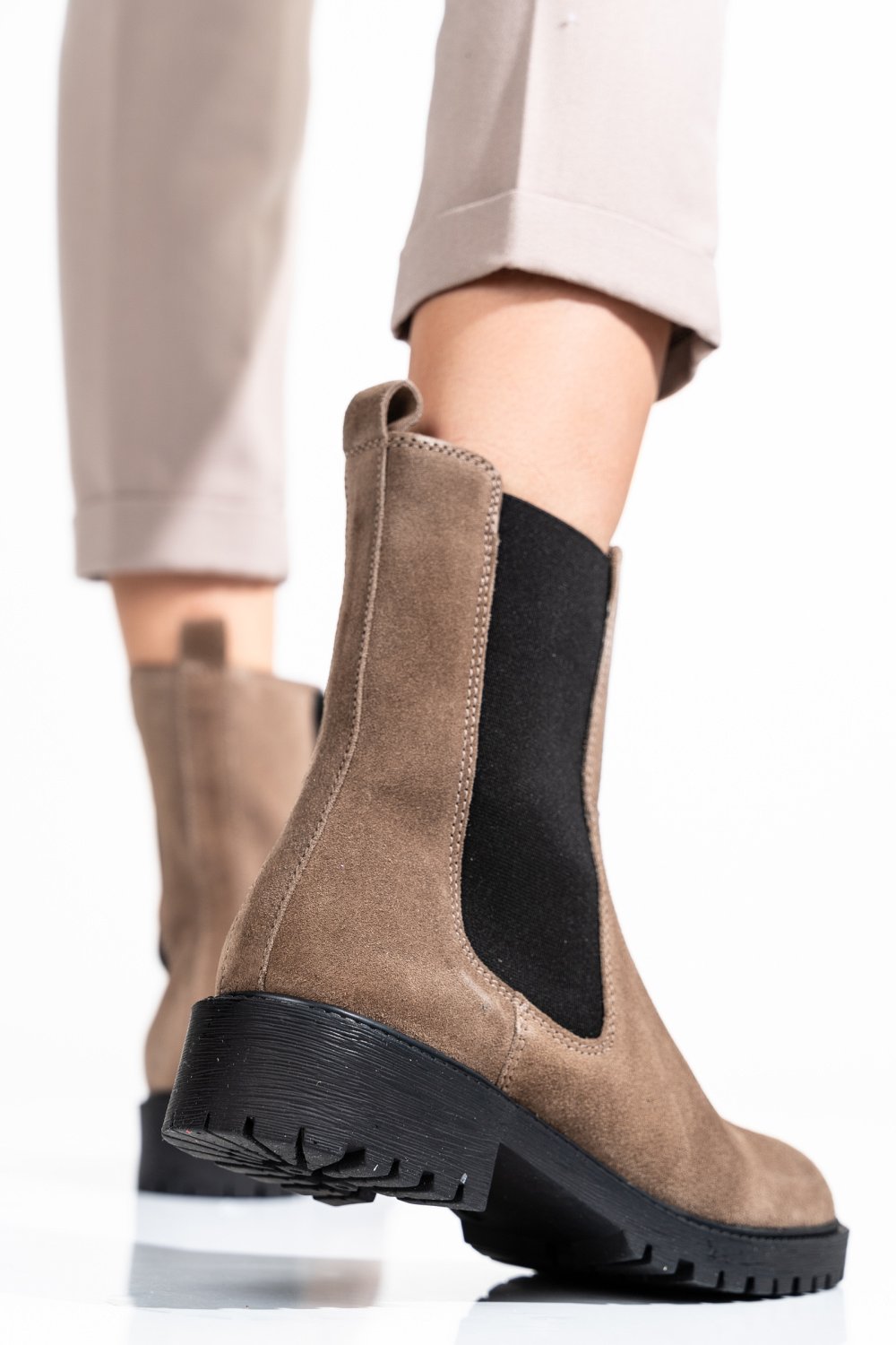 Barna fordított bőr bakancs 2s7hns0011301