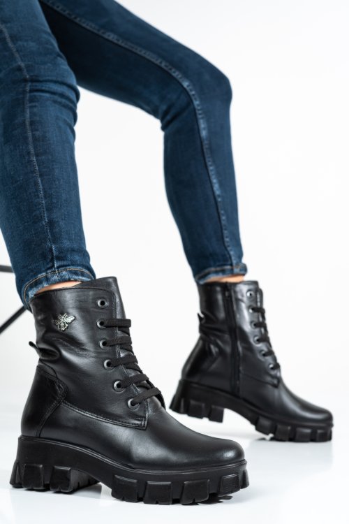 Fekete természetes bőr bakancs 9s7h52