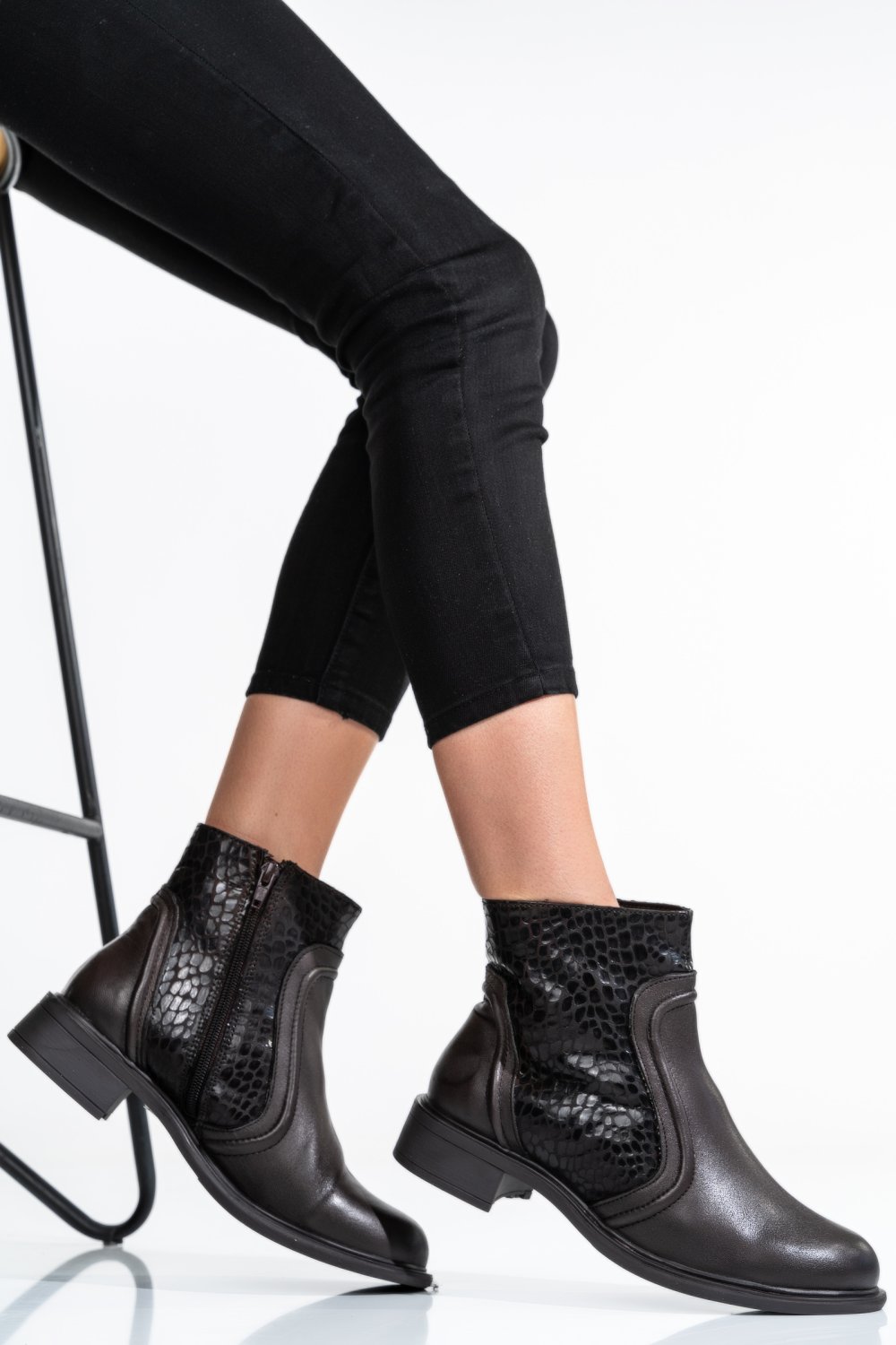 Barna természetes bőr bakancs 7s7h604