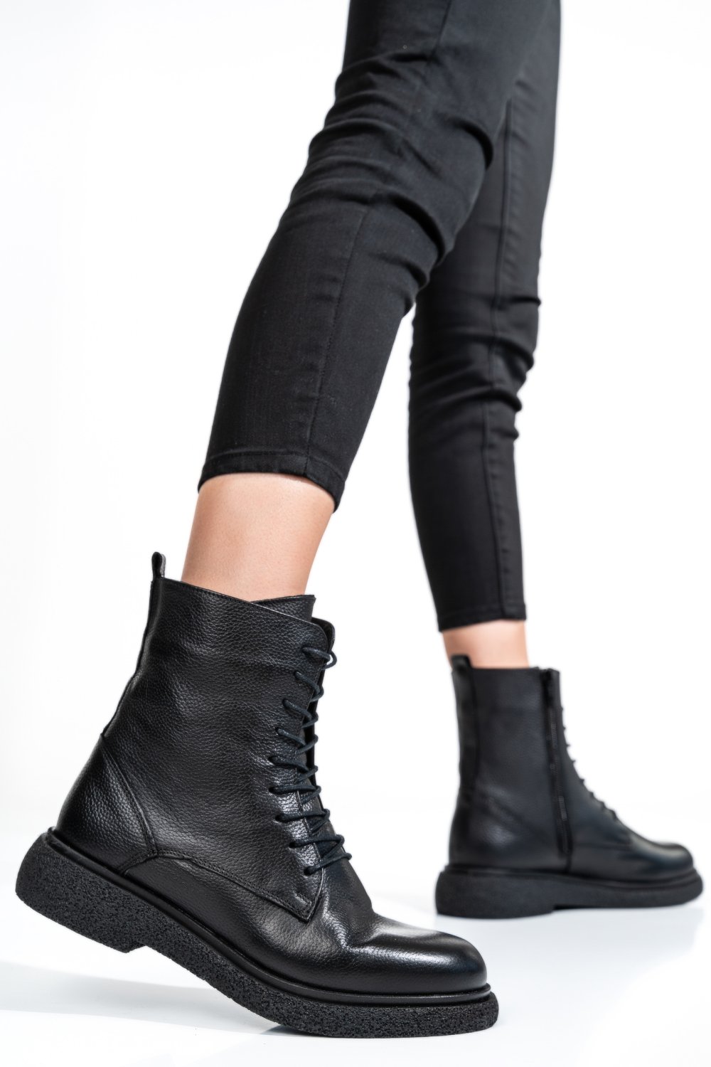 Fekete természetes bőr bakancs 2s7h32-002sfl