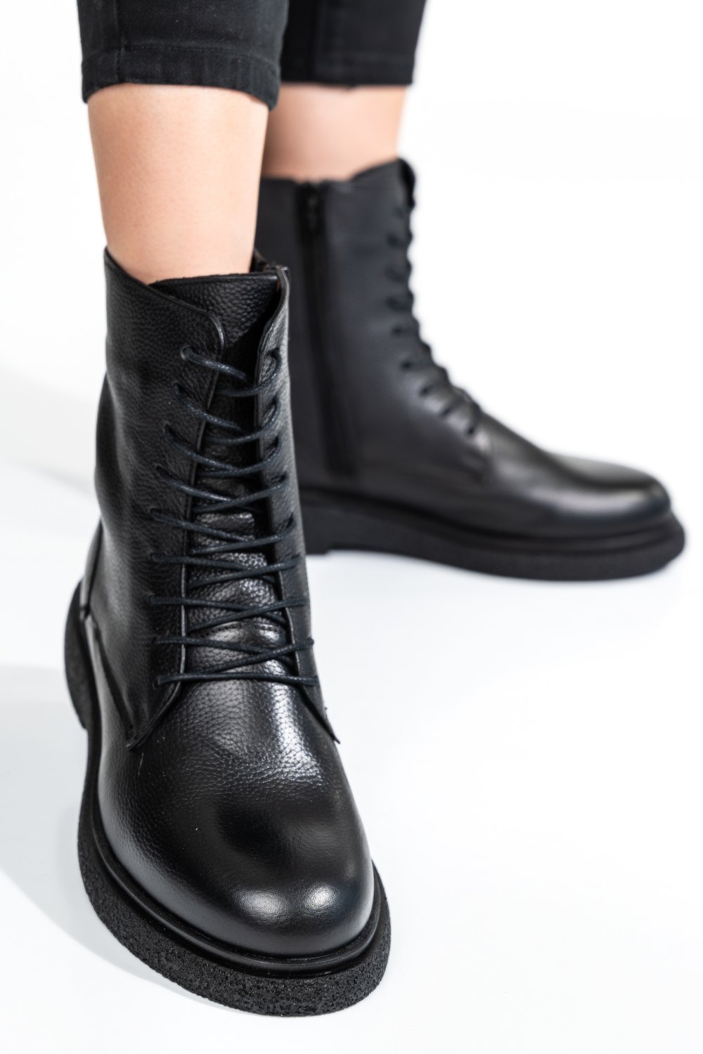Fekete természetes bőr bakancs 2s7h32-002sfl