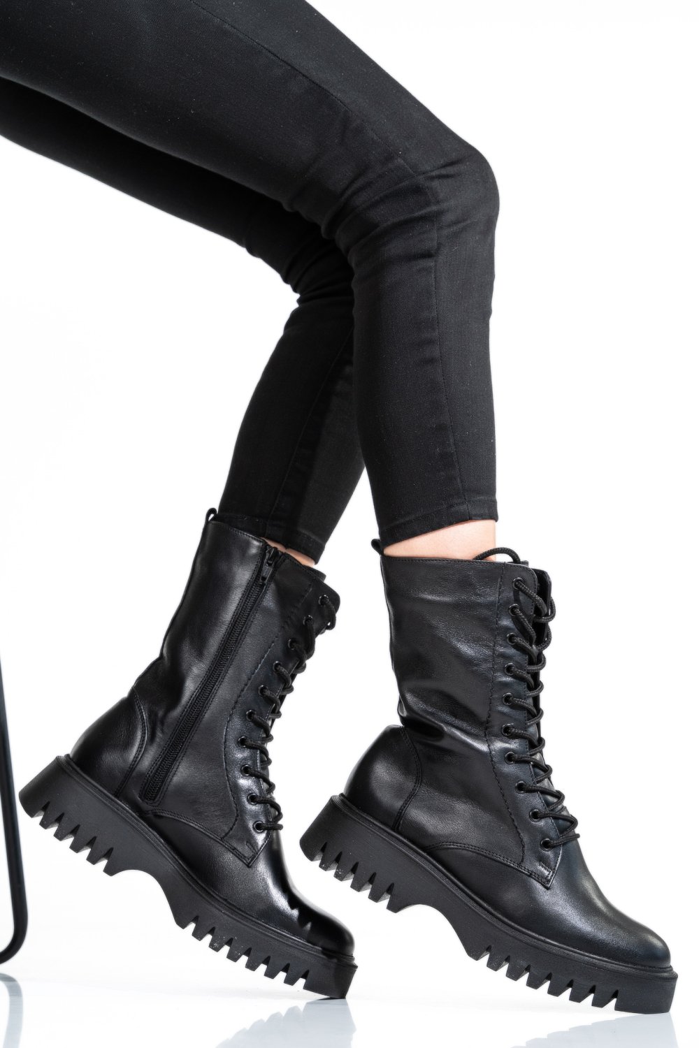 Fekete természetes bőr bakancs 2s7h32-052np