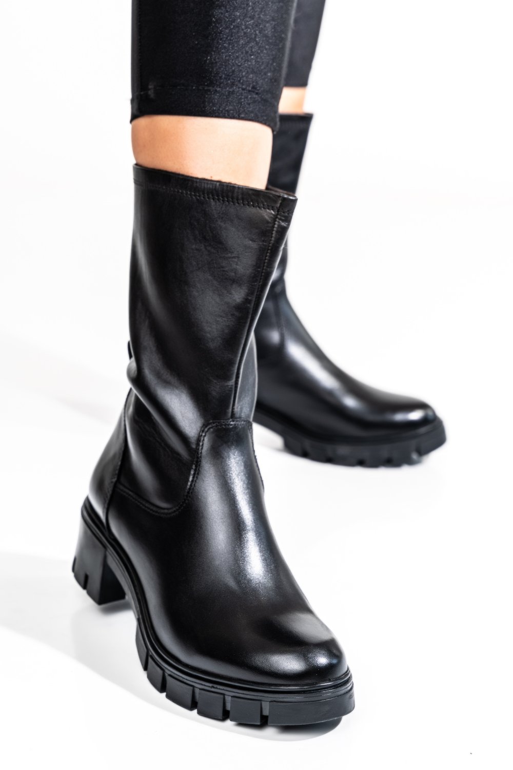 Fekete természetes bőr bakancs vs7hb08-3203