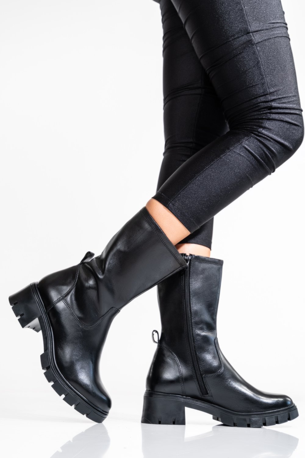 Fekete természetes bőr bakancs vs7hb08-3203