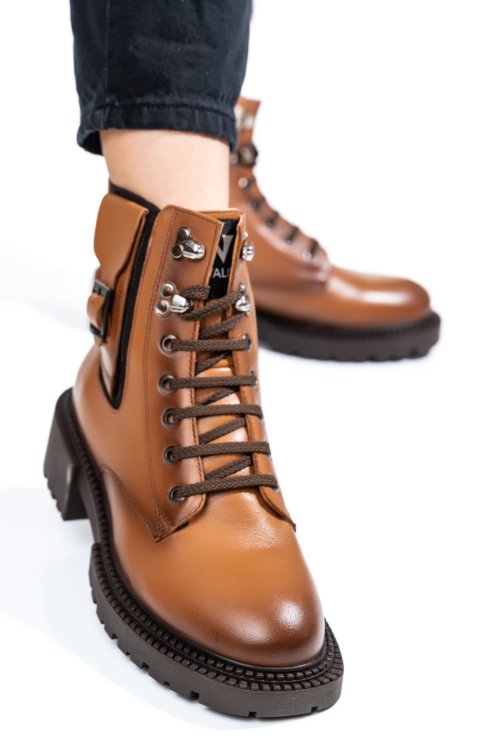 Barna természetes bőr bakancs 3s7h89