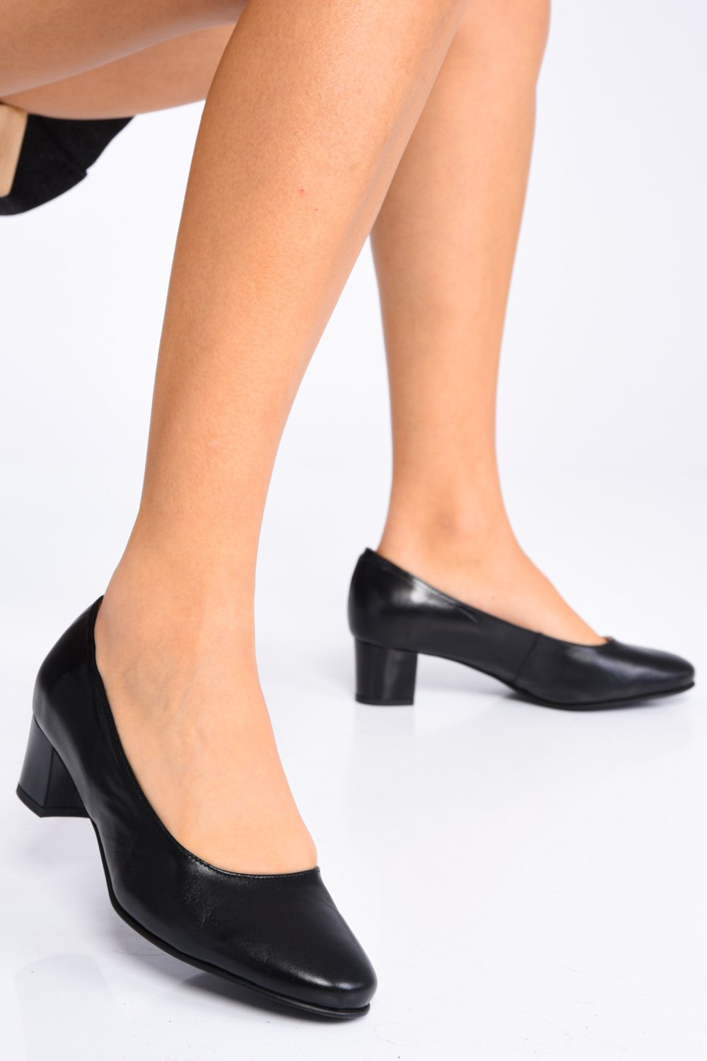 Fekete természetes bőr magassarkú cipők 1s7h400