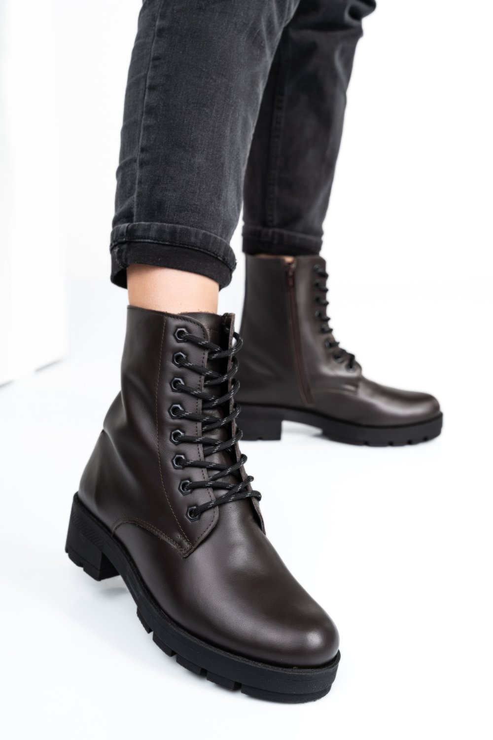 Barna természetes bőr bakancs 1s7h31