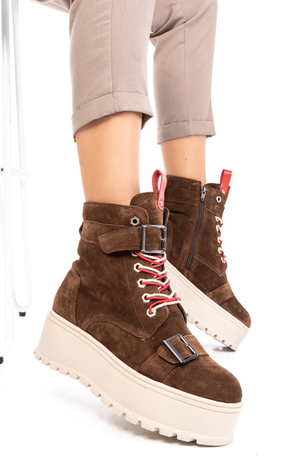 Barna természetes bőr bakancs 3s7h00