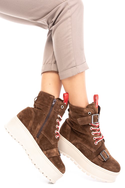 Barna természetes bőr bakancs 3s7h00