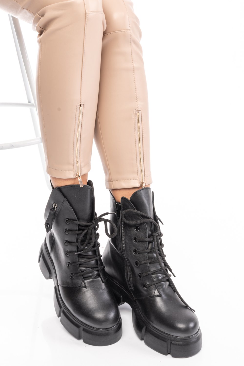 Fekete természetes bőr bakancs 9s7h63-a