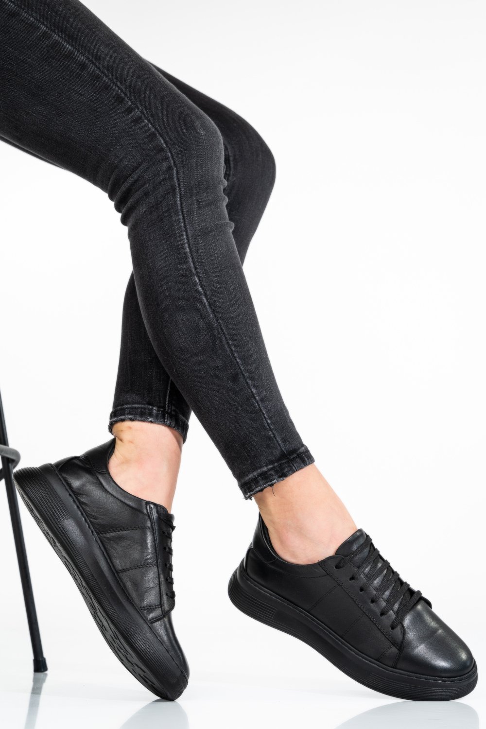 Fekete természetes bőr sport cipők 7s7h206