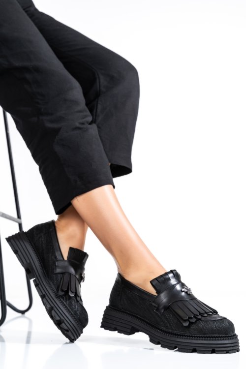 Fekete természetes bőr  3s7h95