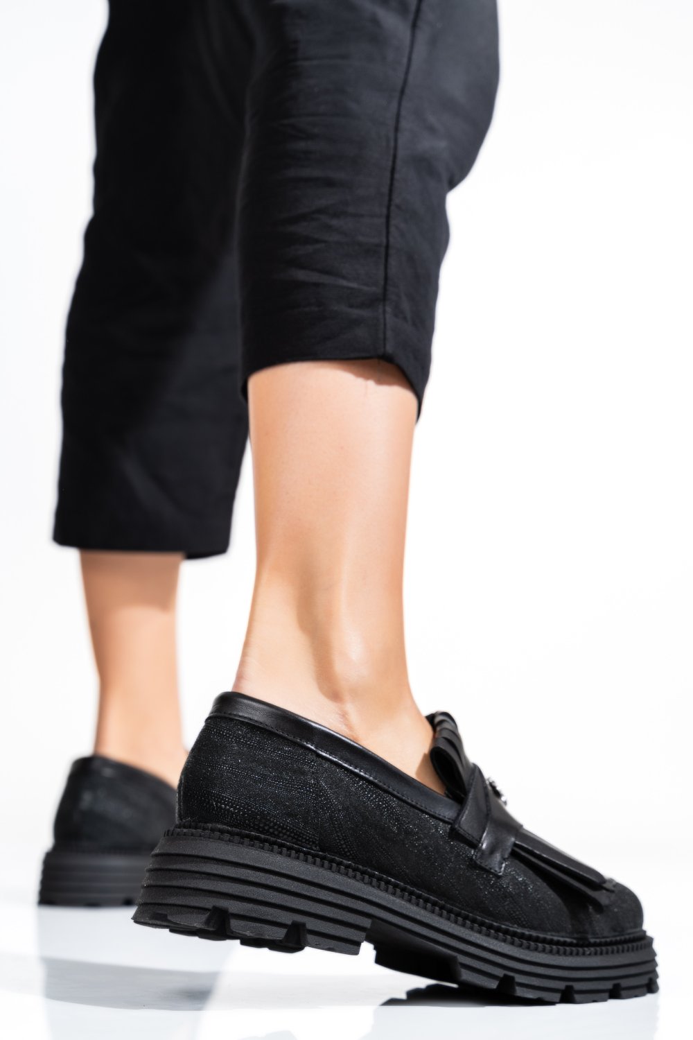 Fekete természetes bőr  3s7h95