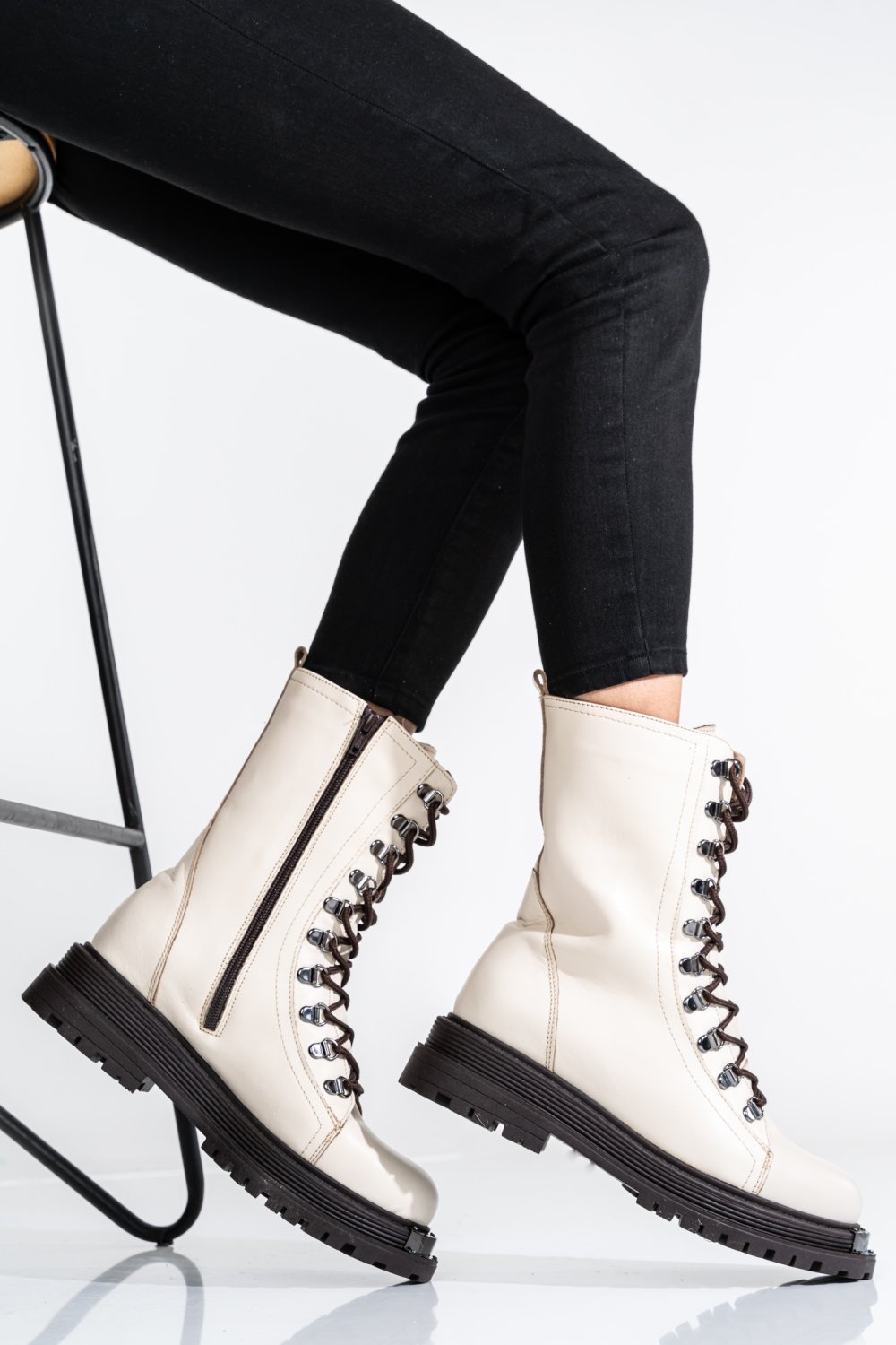 Bézs természetes bőr bakancs 2s7h32-037np