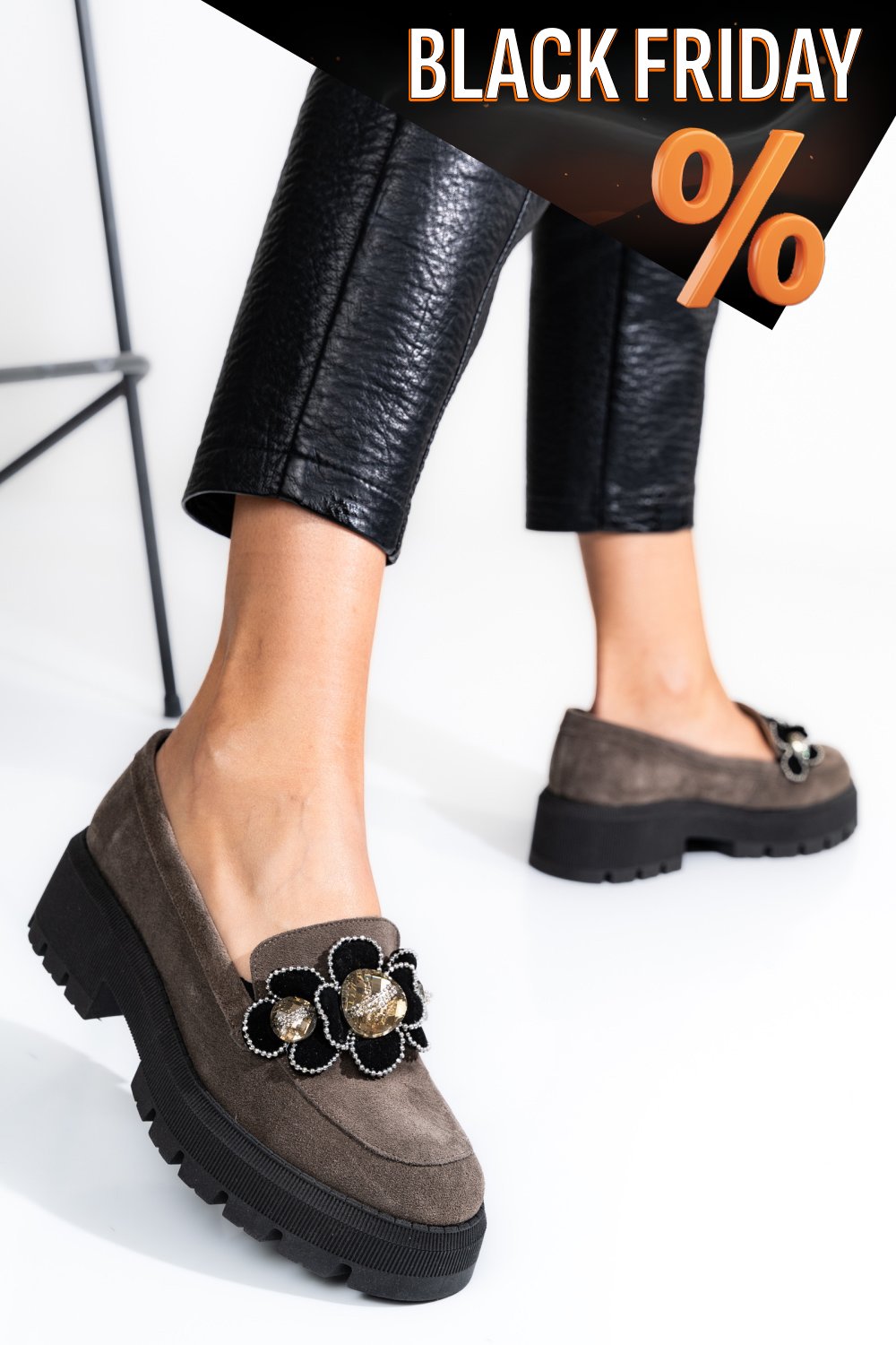 Szürke természetes bőr  2s7h23