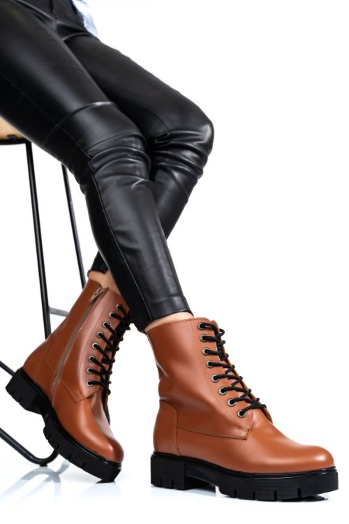 Barna természetes bőr bakancs 1s7h31