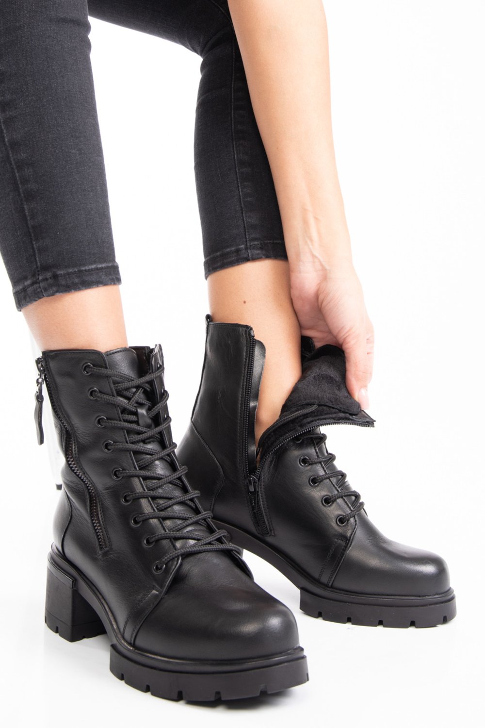 Fekete természetes bőr bakancs 2s7h12808np