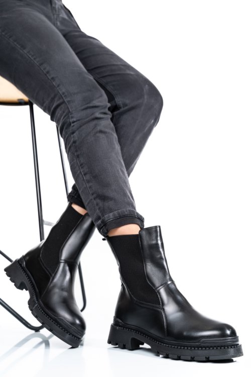 Fekete természetes bőr bakancs 4s7h21