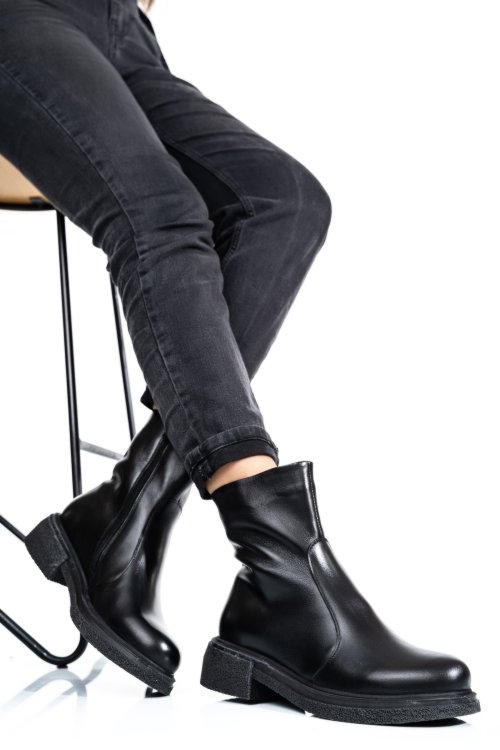 Fekete természetes bőr bakancs 4s7h24