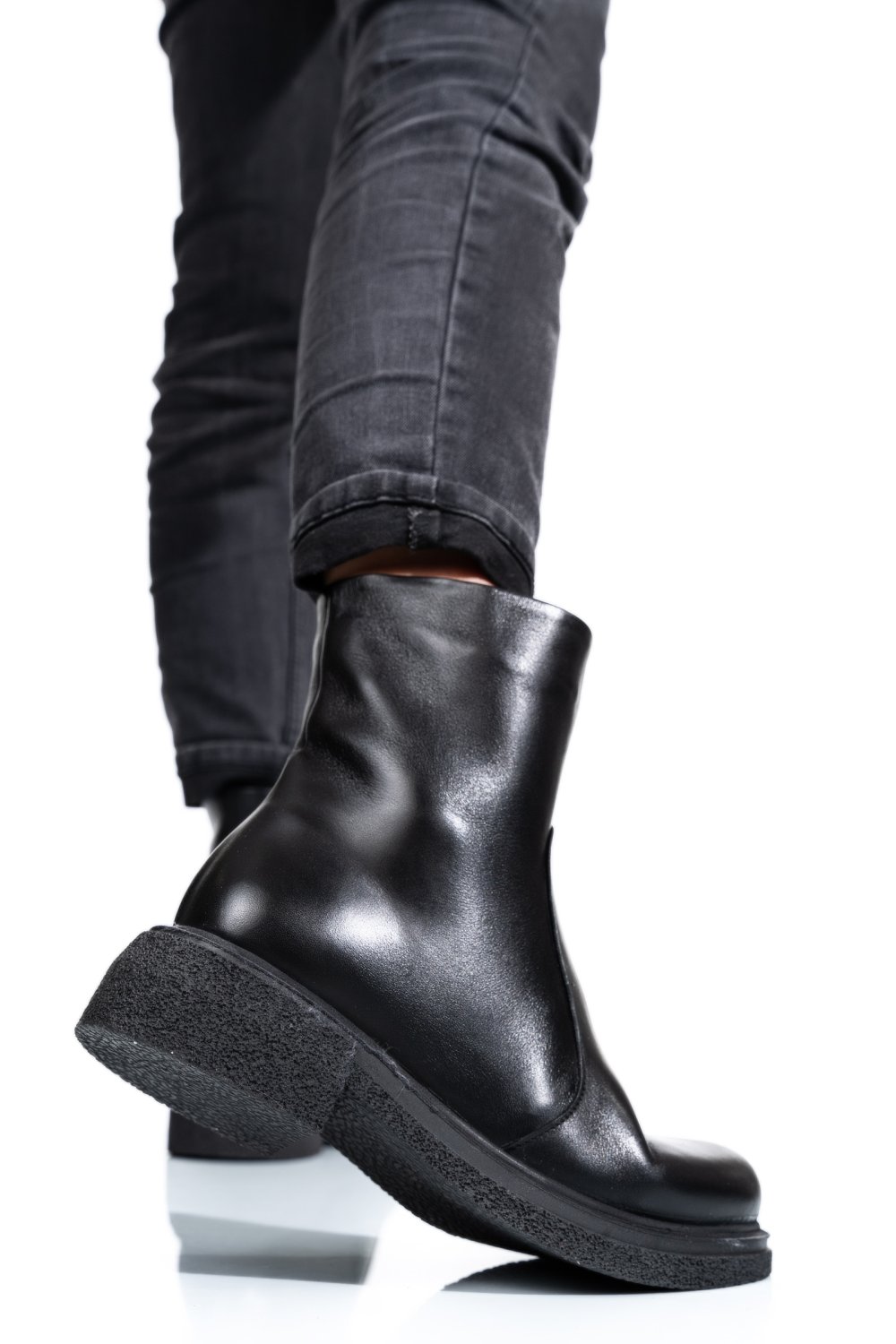 Fekete természetes bőr bakancs 4s7h24