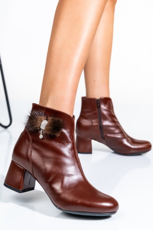 Barna természetes bőr bokacsizma 7s7h25