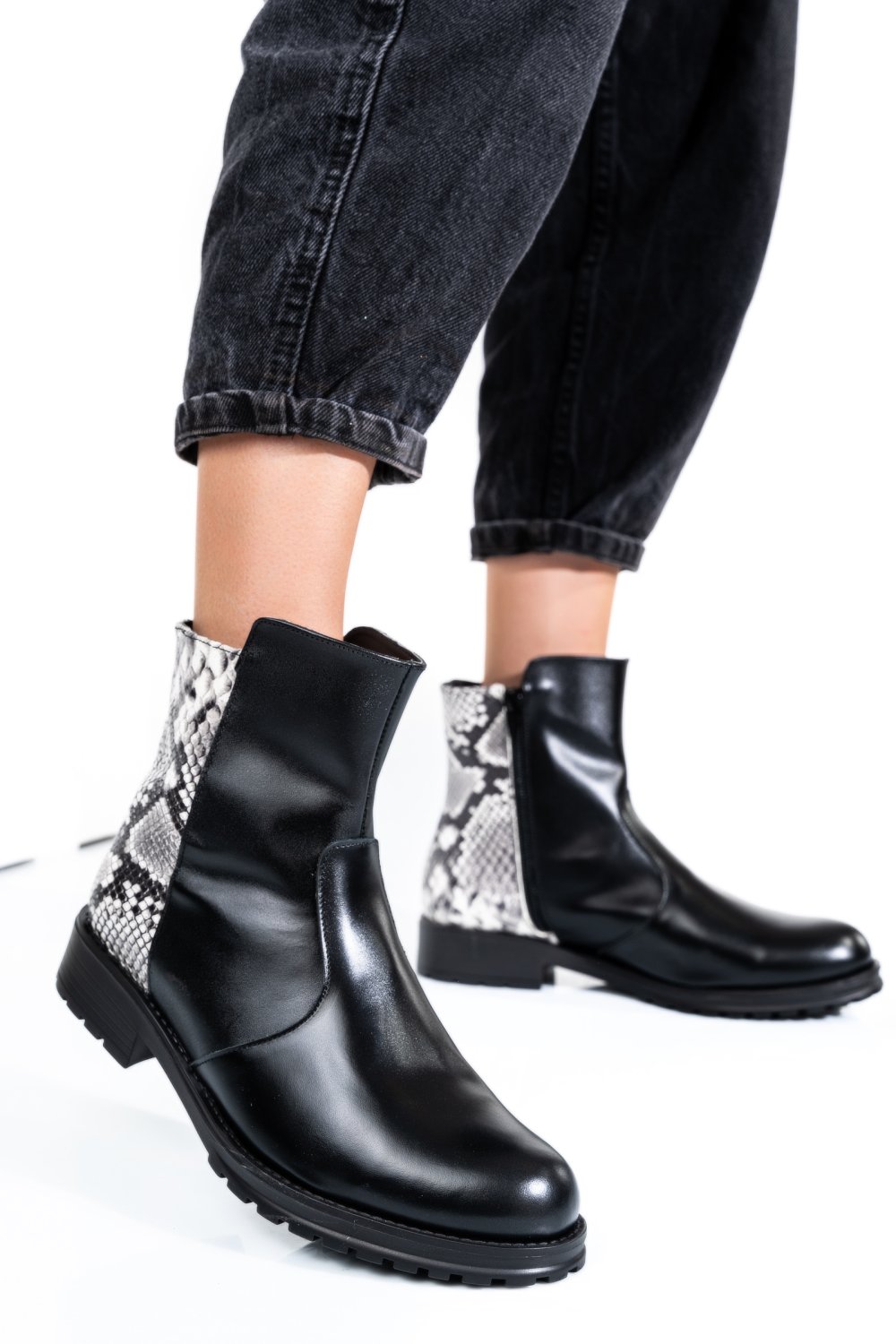 Fekete természetes bőr bakancs 0s7h2lib