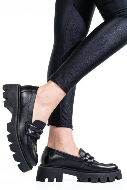 Fekete természetes bőr  3s7h99