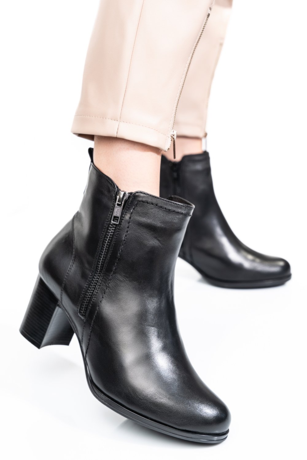 Fekete természetes bőr bokacsizma 2s7h32-026np