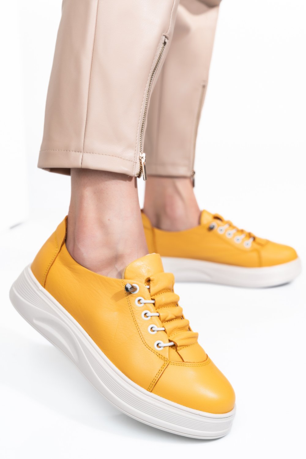 Sárga természetes bőr sport cipők 2s7h31683np